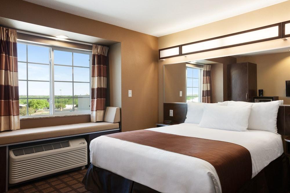 Quality Inn & Suites Kenedy - Karnes City Extérieur photo