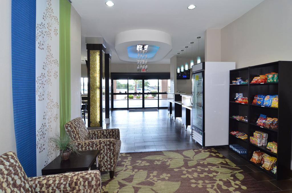 Quality Inn & Suites Kenedy - Karnes City Extérieur photo