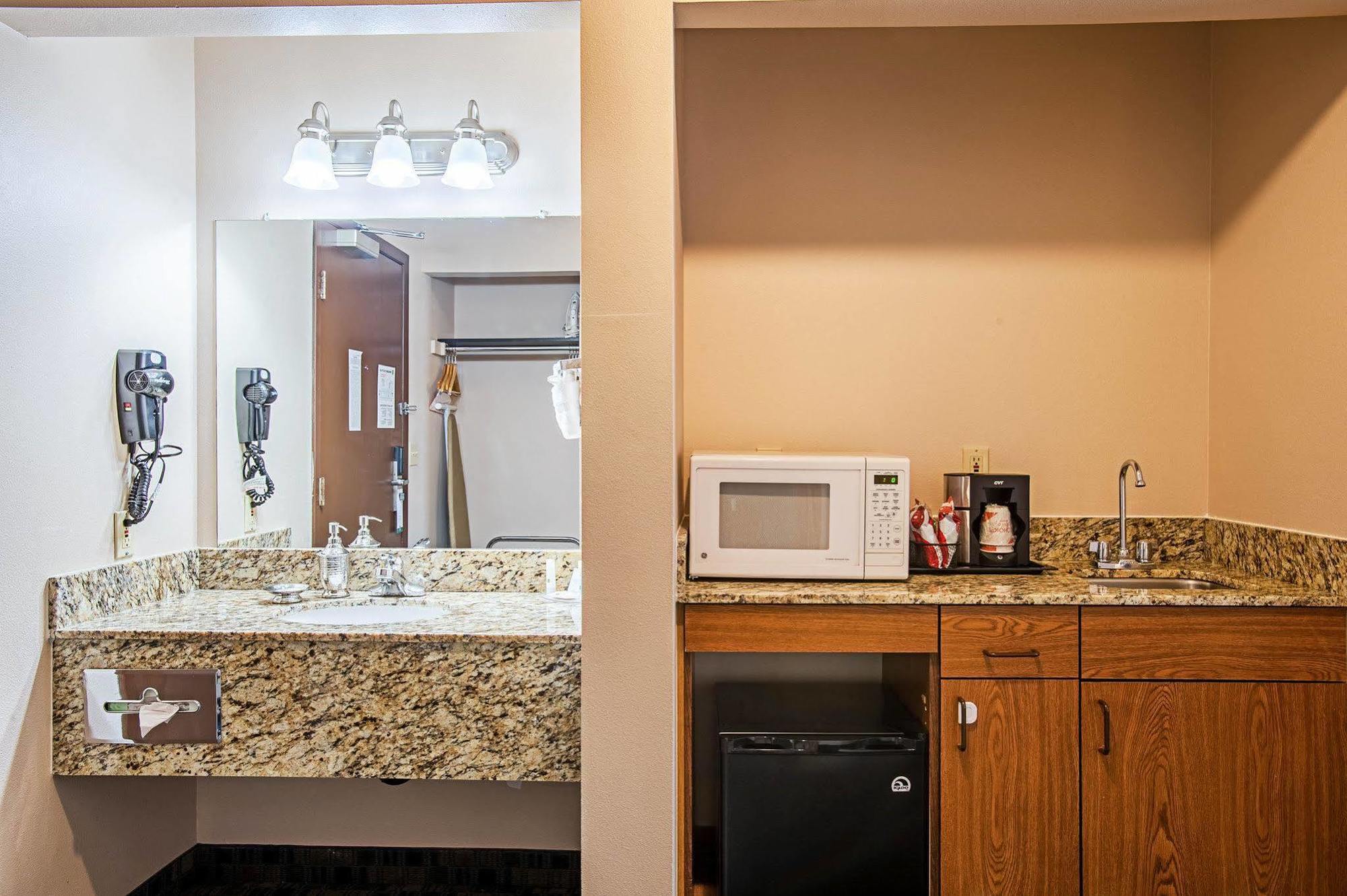 Quality Inn & Suites Kenedy - Karnes City Extérieur photo
